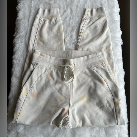 Lululemon Scuba High-Rise "Peach Satin" Relaxed Jogger Full Length Size 6️⃣ - Picture 4 of 8